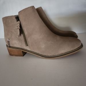 Blondo Liam Booties 8M